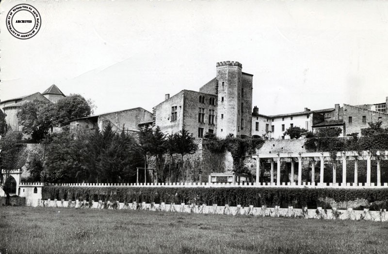 Le Château de Tardes