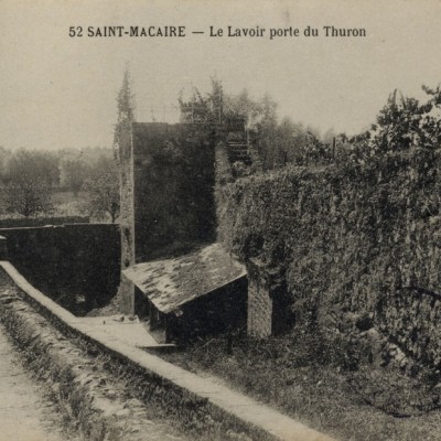Saint Macaire Le lavoir porte du Thuron