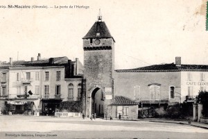 CPA St Macaire Porte de l Horloge 1