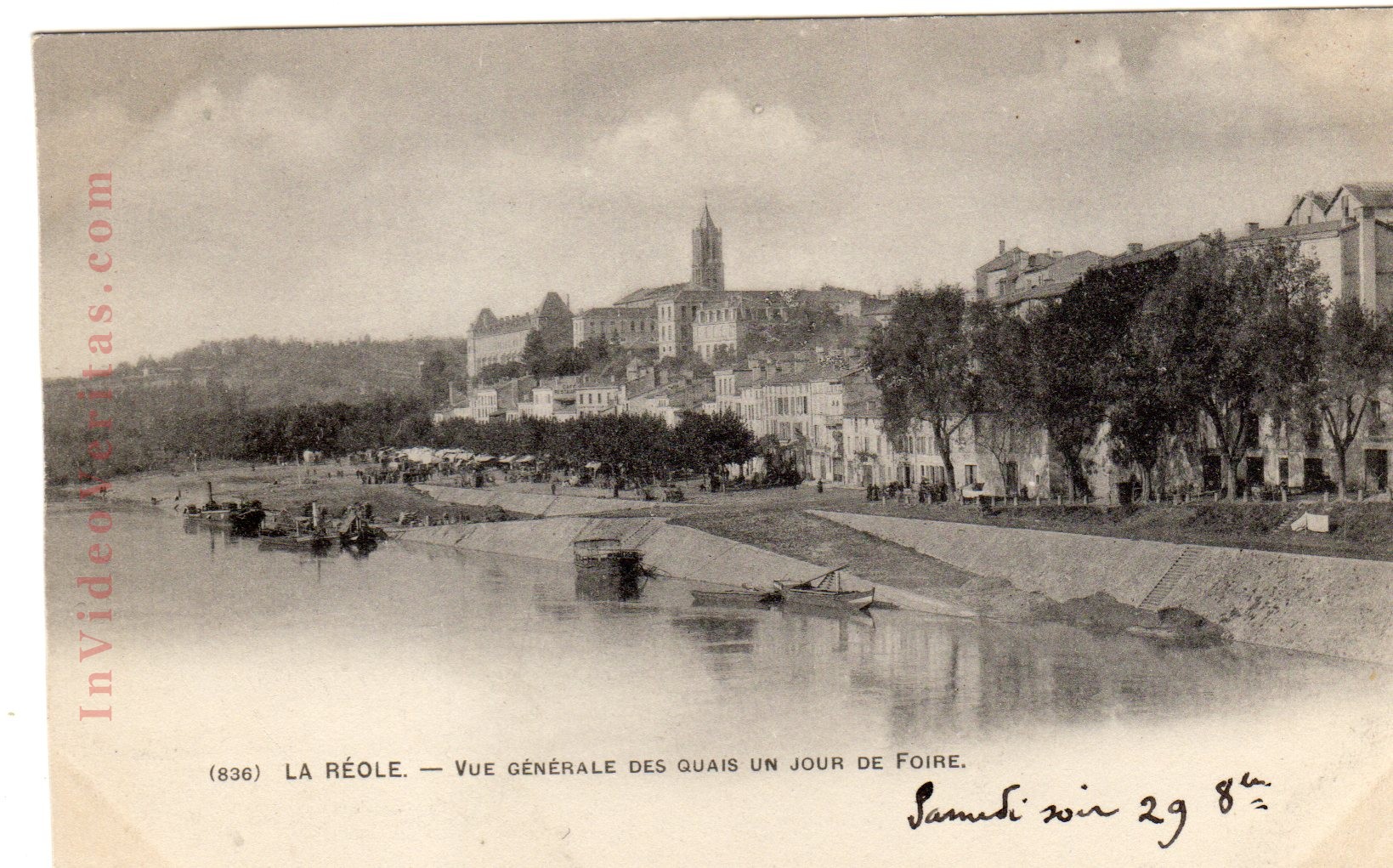 la reole vue generale un jour de foire
