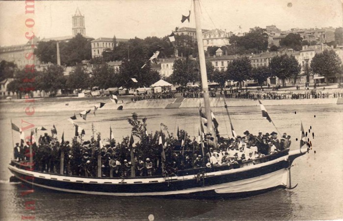 3ascension en bateau vers 1920