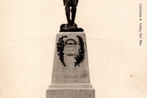 10 St Pierre Monument aux morts