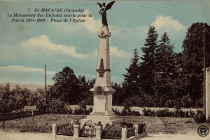 Saint Macaire Le Monument aux Morts Place de l Eglise